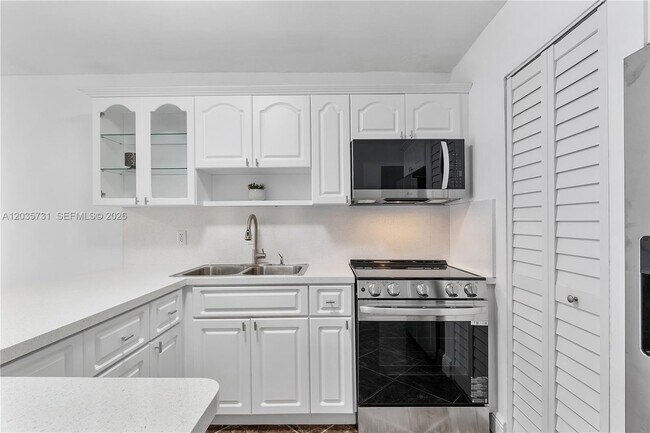 Building Photo - 11432 NW 87th Pl