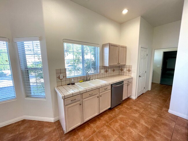 Building Photo - Beautiful 3 Bedroom Home in Fripps Ranch!