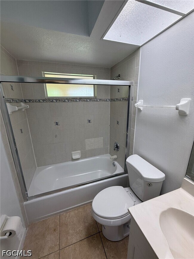 Building Photo - 911 SE 31st St