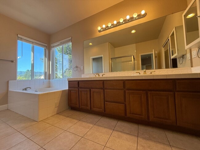 Building Photo - $4795 - Beautiful 5 Bedroom 3 Bath Home wi...