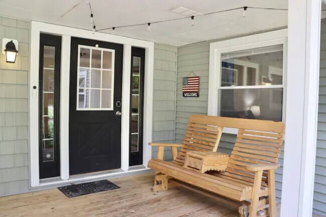 Front porch - 410 Jefferson St