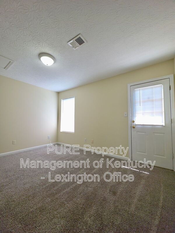 Building Photo - 264 Grinder Ct