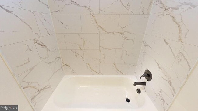 Building Photo - 40750 King Dr