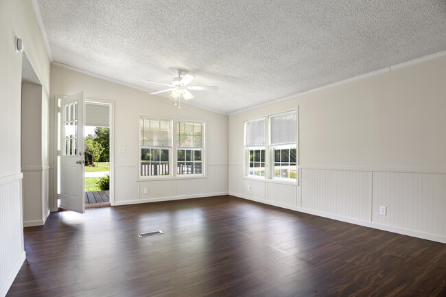 Living Room - 4695 Old Sparta Rd