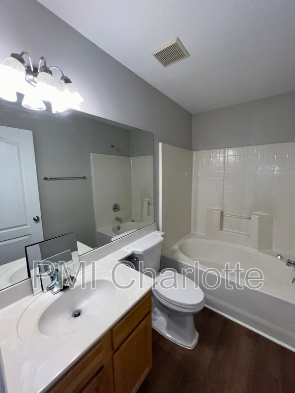 Building Photo - 1658 Termini Dr