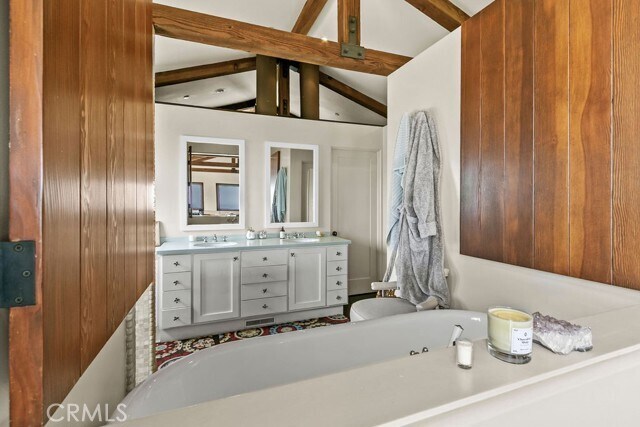Building Photo - 345 Emerald Bay