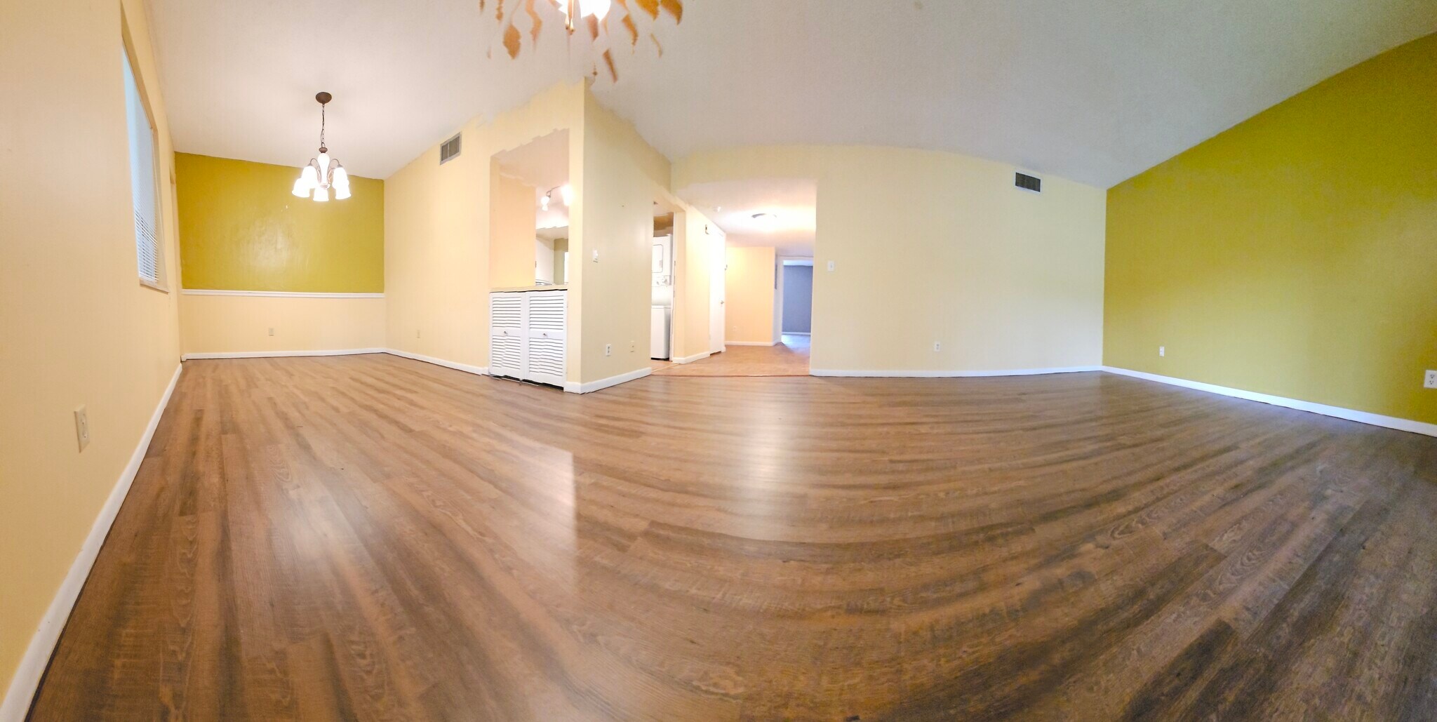 Building Photo - 682 Midway Dr