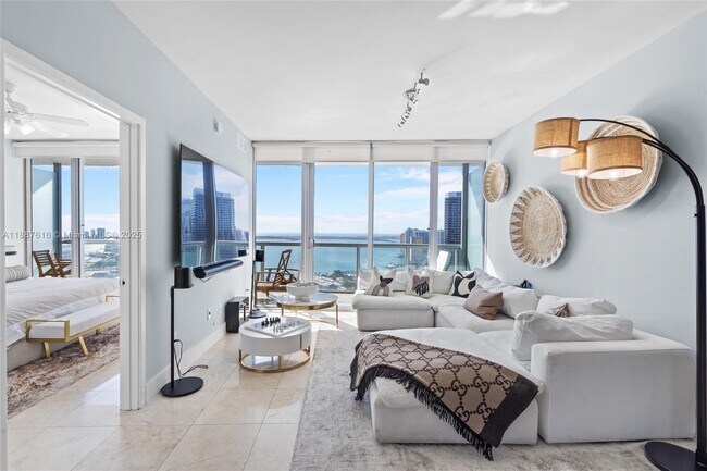 Primary Photo - 888 Biscayne Blvd