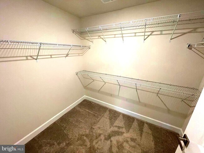 Building Photo - 33789 Freeport Dr