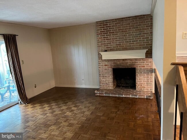 Building Photo - 70 Winged Foot Dr