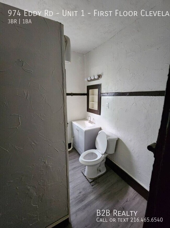 Building Photo - 974 Eddy Rd