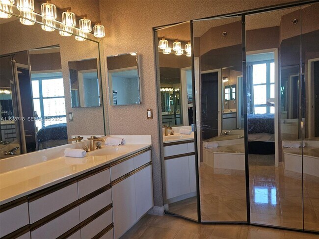 Building Photo - 3600 Mystic Pointe Dr