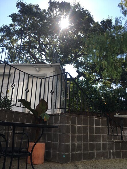 Building Photo - 4 Miramar Ave