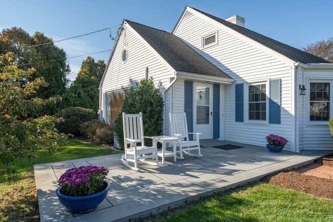 Building Photo - 14 Neptune Ave