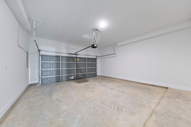 Building Photo - 946 Judiway St
