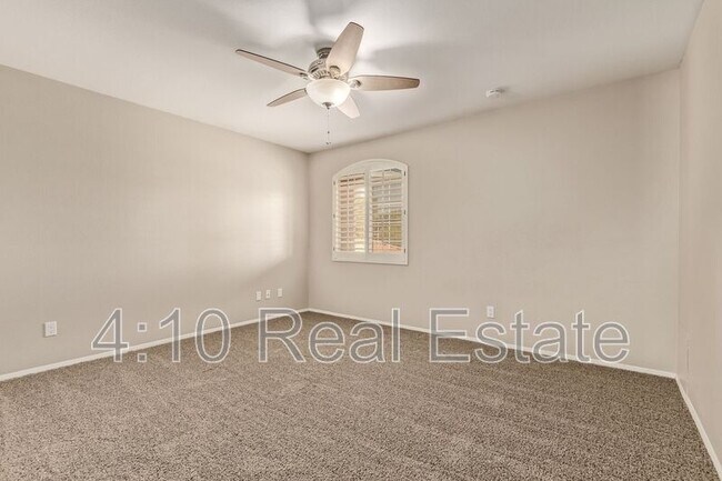 Building Photo - 1678 S Ash Dr