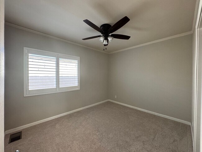 Building Photo - Freshly Renovated 2bd 2ba House