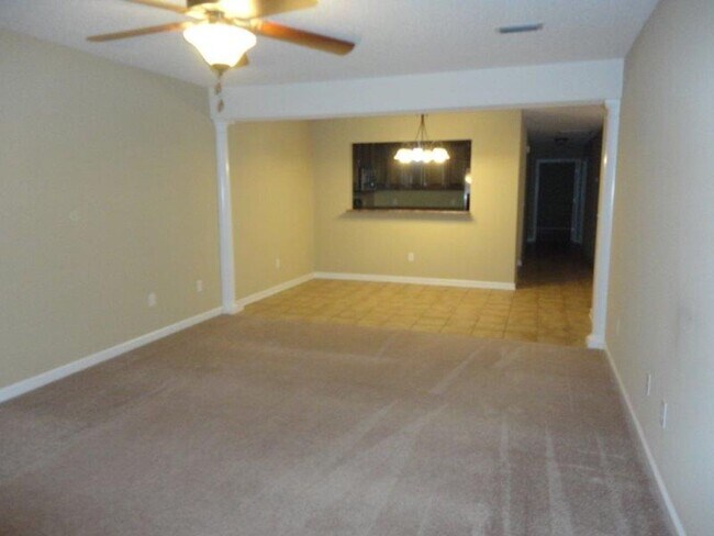 Building Photo - 138 Jasmine Cir