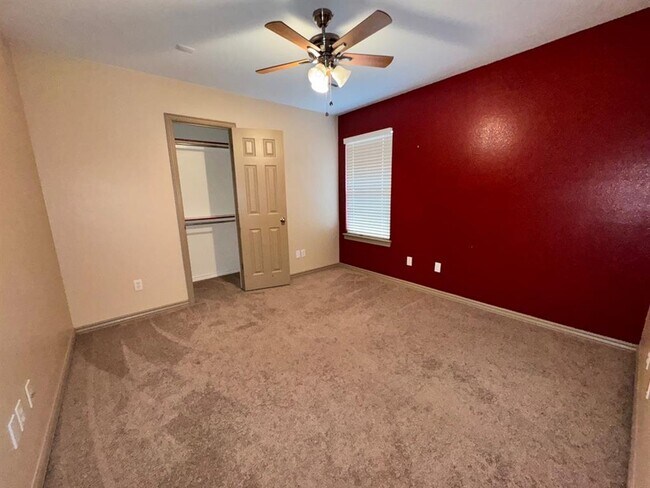 Building Photo - 1424 Teakwood Dr
