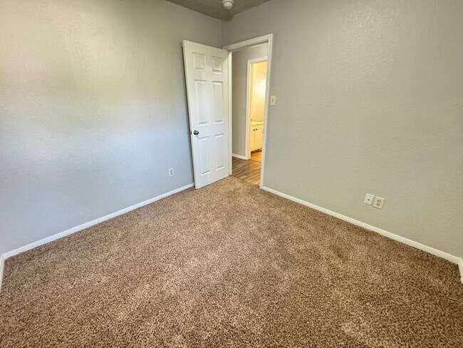 Building Photo - 310 Baumann Dr