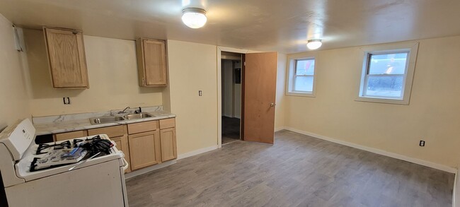 Building Photo - 2229 S 10th Pl