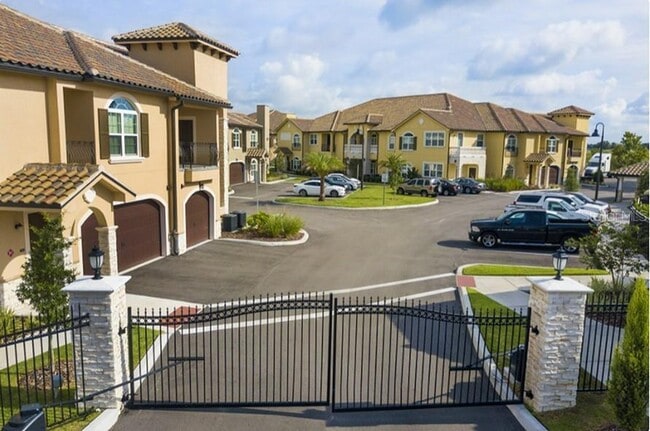 Building Photo - 9202 Portofino Wy