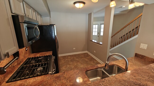 Building Photo - 1644 Orchard Ave