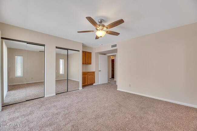 Building Photo - 3309 E Siesta Ln