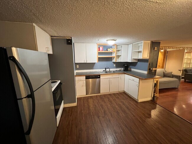 Primary Photo - 4831 Klondike Ave