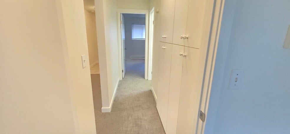 Building Photo - 13821 SE Allen Rd