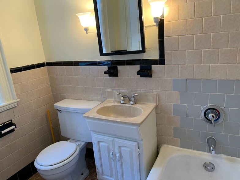 Building Photo - 379 Commonwealth Ave