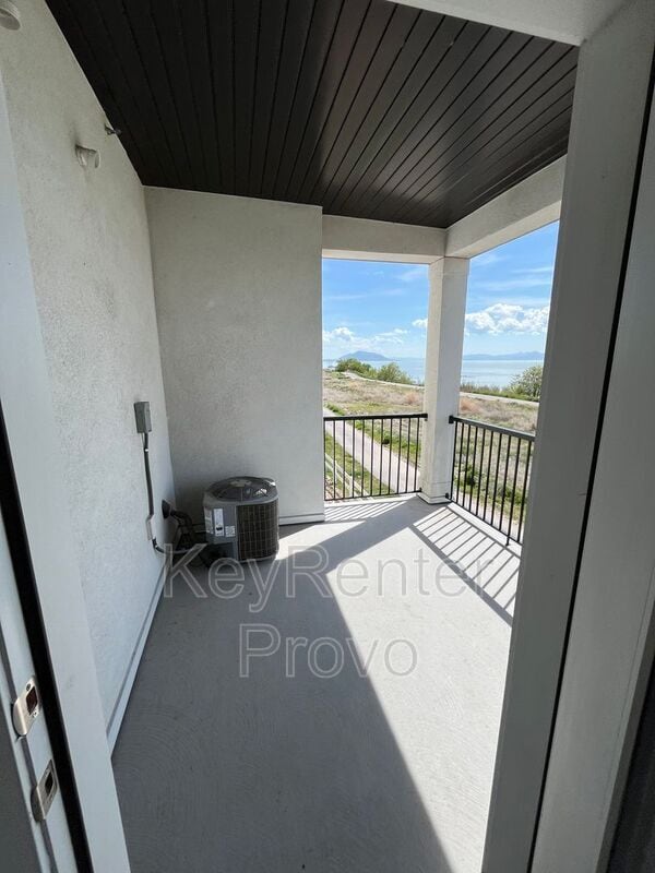 Building Photo - 681 N 380 W