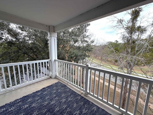 Building Photo - 2801 Chancellorsville Dr