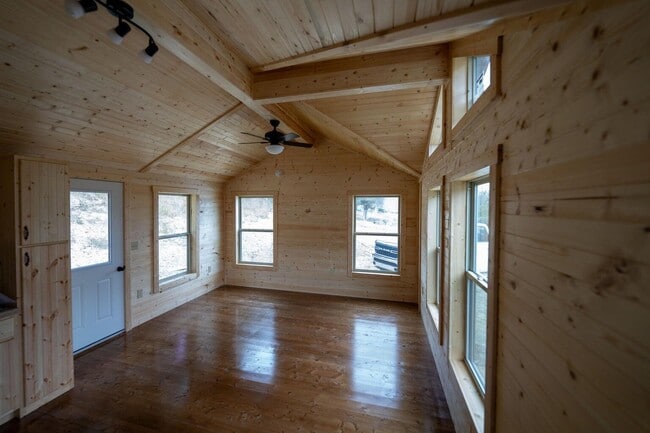 Building Photo - 157 Wideview Dr