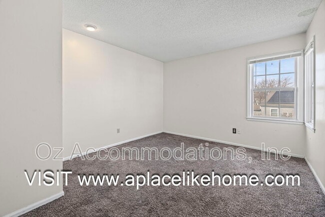 Building Photo - 530 SE Hampton St