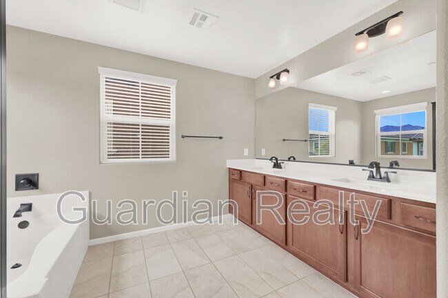 Building Photo - 2548 Sable Creek St
