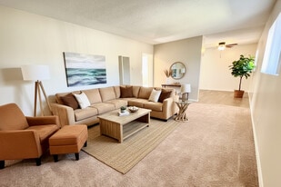 2x1 - Le Chateau Apartments