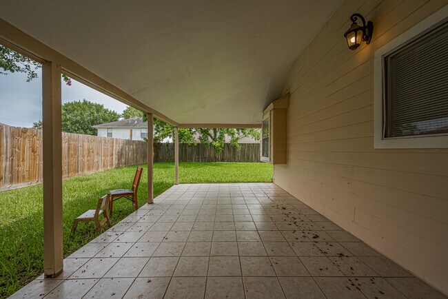 Building Photo - 15827 Beechnut St