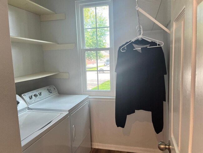 Building Photo - 14111 Torrey Vista Dr