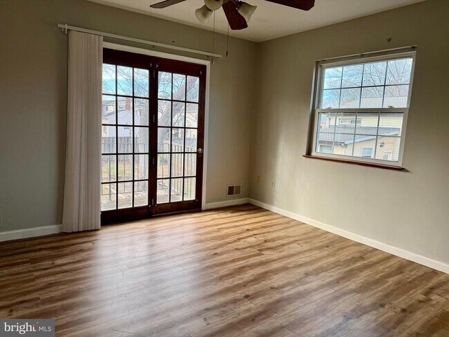 Building Photo - 309 Missouri Ave