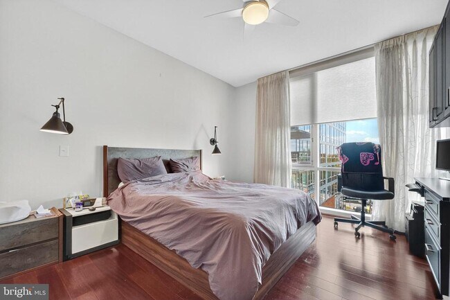 Building Photo - 6820 Wisconsin Ave