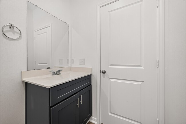 Building Photo - 16737 Oak Bough Dr