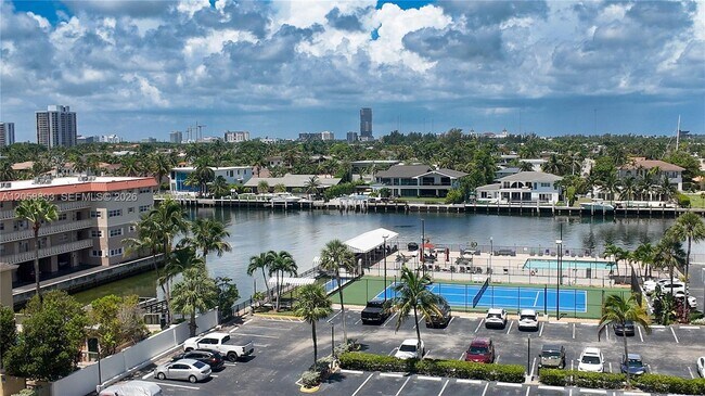 Building Photo - 2049 S Ocean Dr