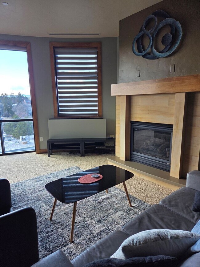 Building Photo - Franklin Crossing Building Condominium