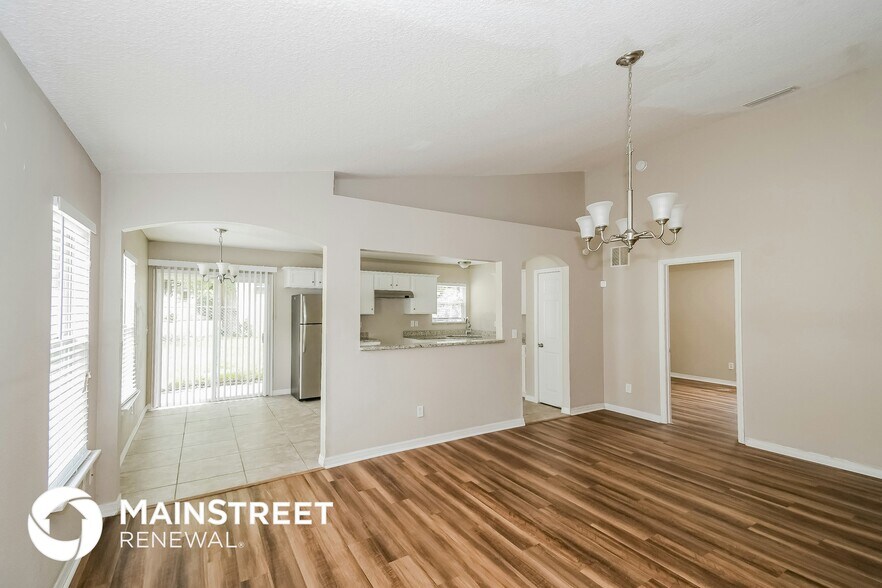 Building Photo - 523 E 55th St