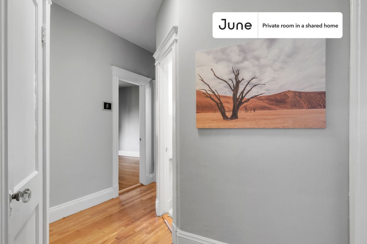 Building Photo - Room in Shared 2 bed/1 bath home