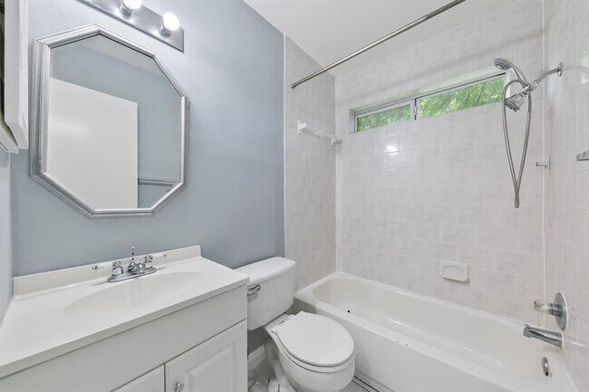 Building Photo - 718 N Fork Ct