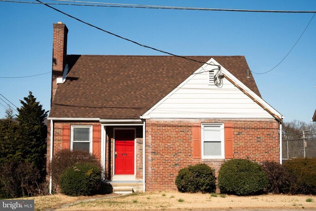 Primary Photo - 2701 Perkiomen Ave