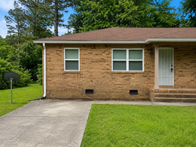 Building Photo - 5610 Spring Garden Ln