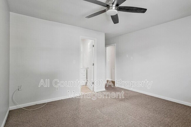 Building Photo - 9995 Campus Way S